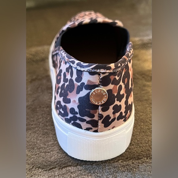 NIB Steve Madden Symba Leopard Print Slip On Loafers Women’s 6 Comfort Casual - Picture 5 of 8